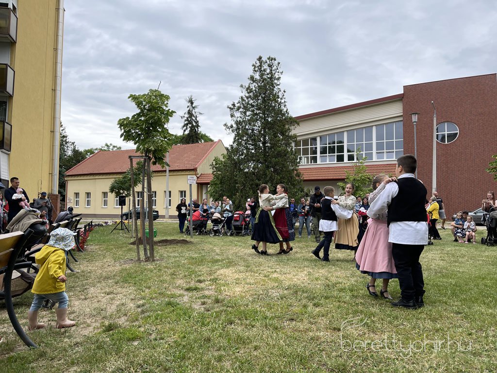 Negyedik_alkalommal_ultettunk_Eletfat46