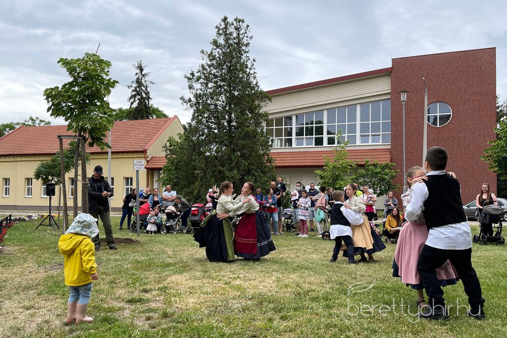 Negyedik_alkalommal_ultettunk_Eletfat48