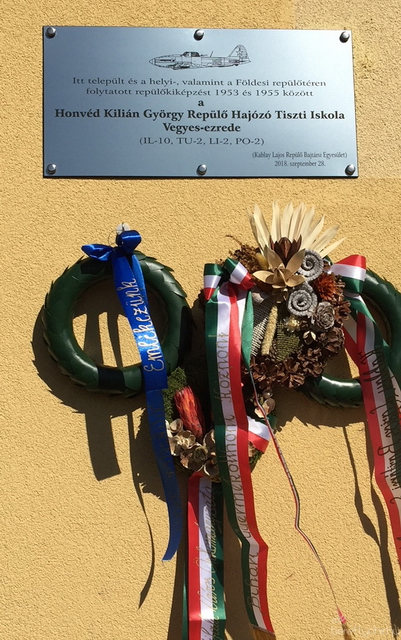 Emléktábla avatás 16