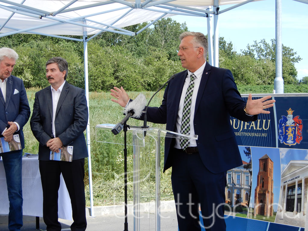 Északi iparterület átadása 12