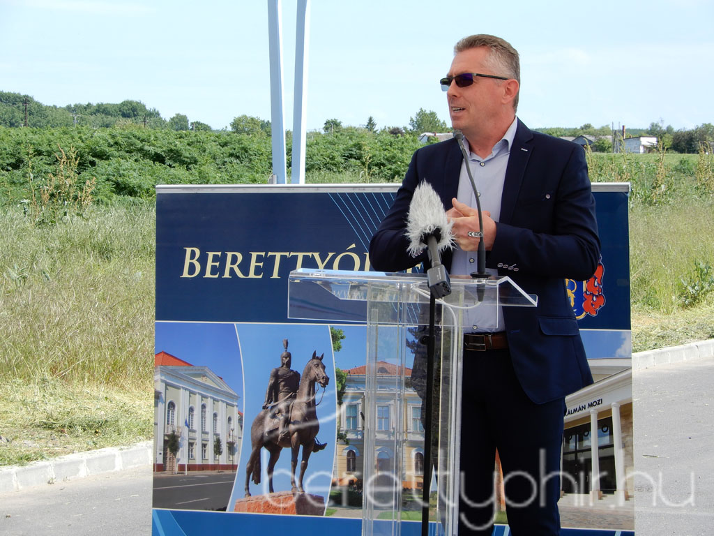 Északi iparterület átadása 14