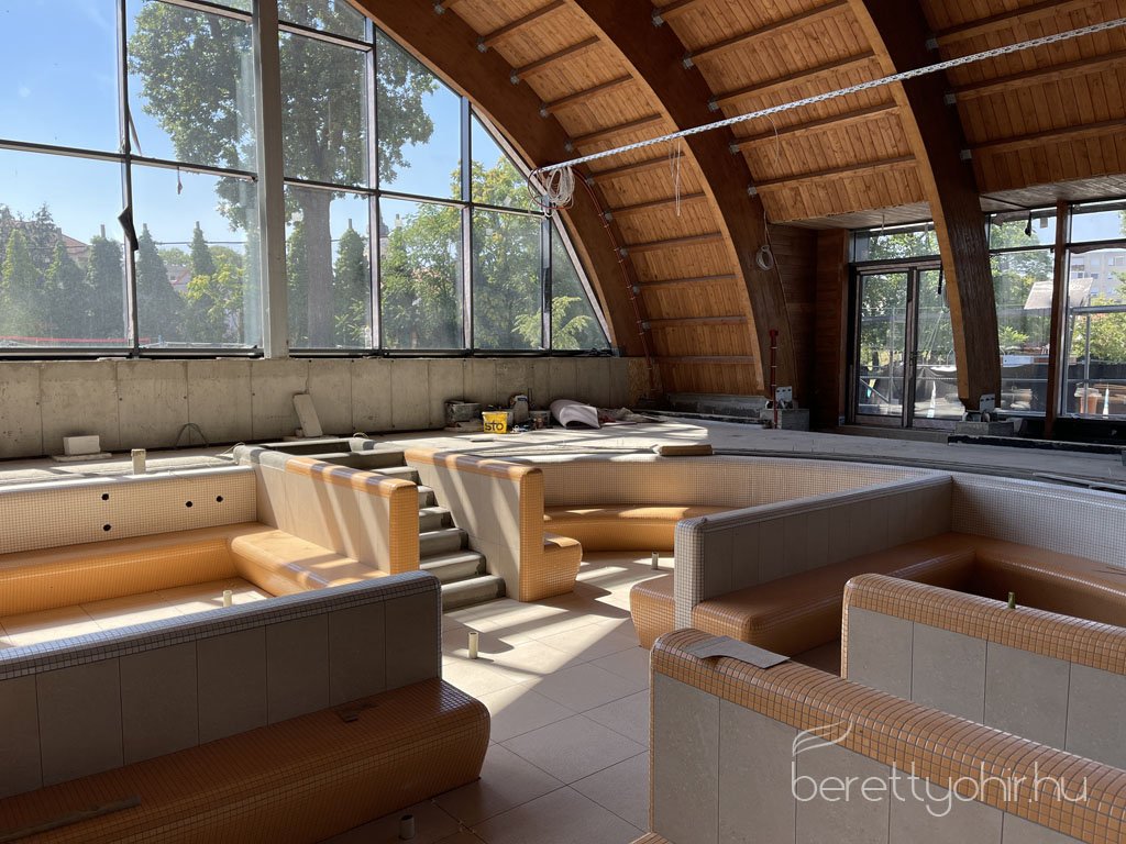 Zajlanak_a_gyogyfurdo_beruhazas_munkalatai01