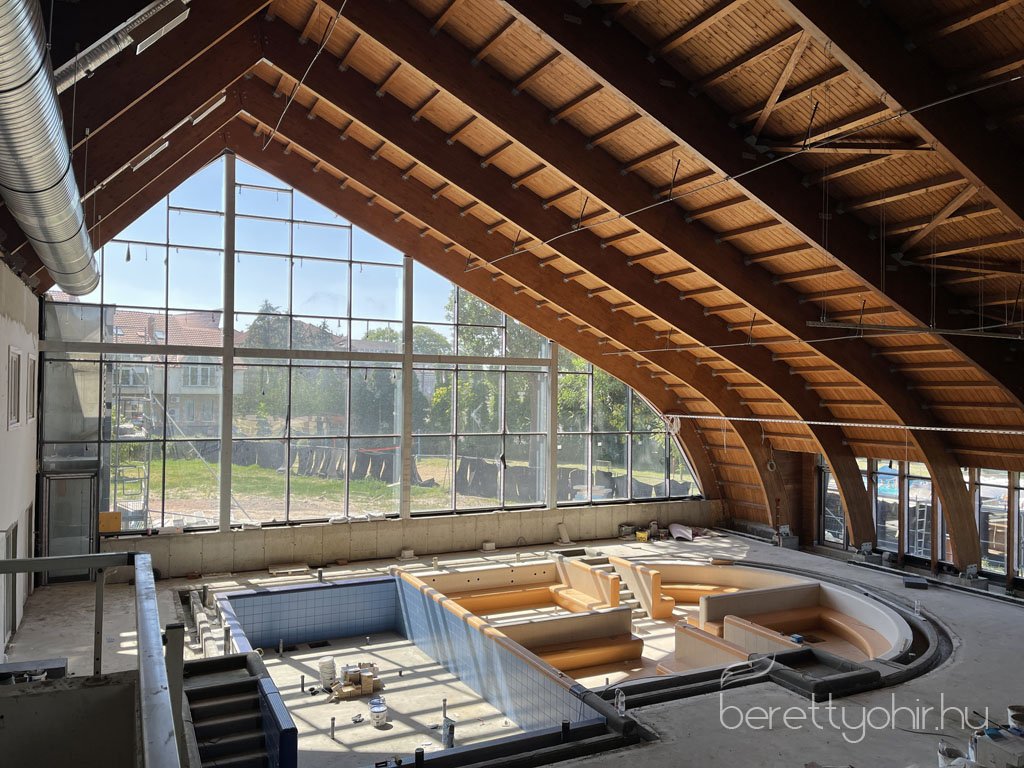 Zajlanak_a_gyogyfurdo_beruhazas_munkalatai11