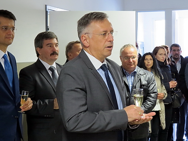 Átadták a felújított felnőtt háziorvosi rendelőt 48