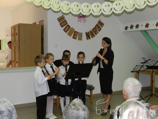 Az időseket köszöntötték 20