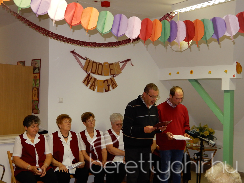 A szépkorúakat köszöntötték 09