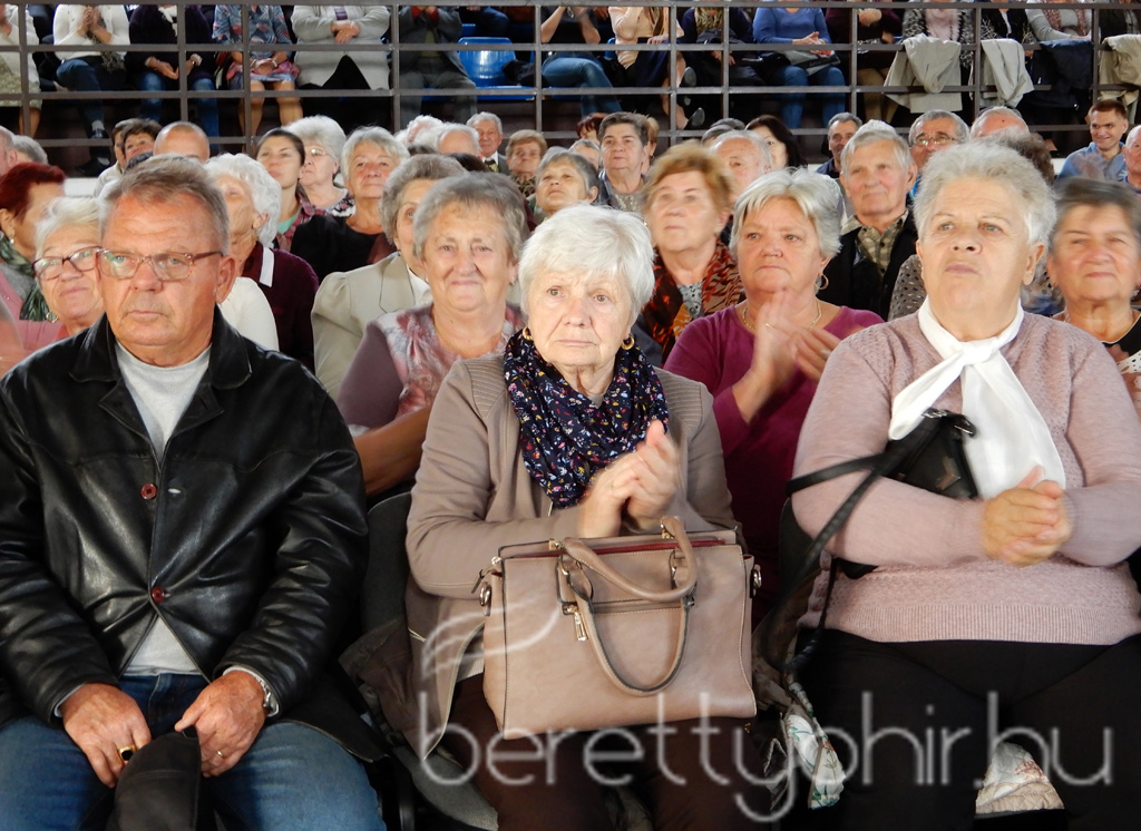 Kovács Kati koncertezett az időseknek 14