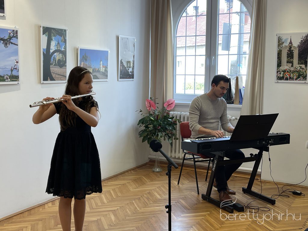 Tajak_es_emberek_kiallitasmegnyito02