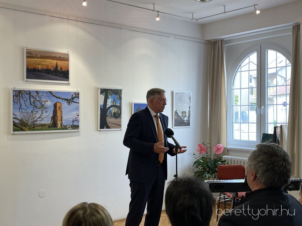 Tajak_es_emberek_kiallitasmegnyito14