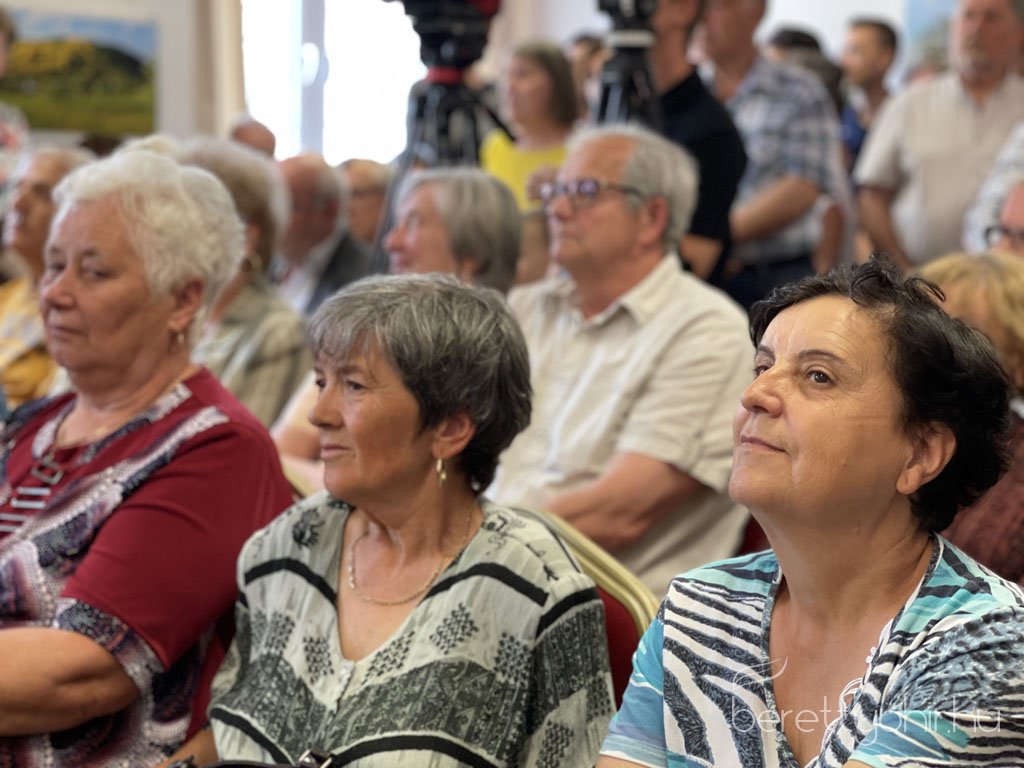 Tajak_es_emberek_kiallitasmegnyito15