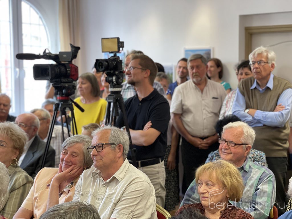 Tajak_es_emberek_kiallitasmegnyito17