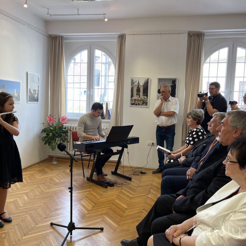 Tajak_es_emberek_kiallitasmegnyito05