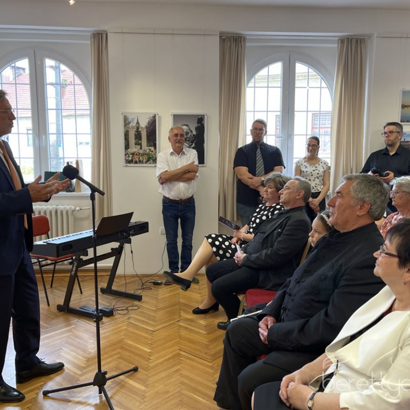 Tajak_es_emberek_kiallitasmegnyito12