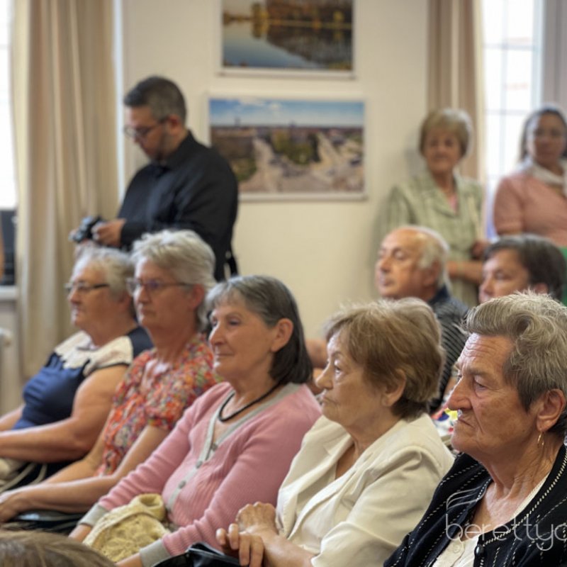 Tajak_es_emberek_kiallitasmegnyito13