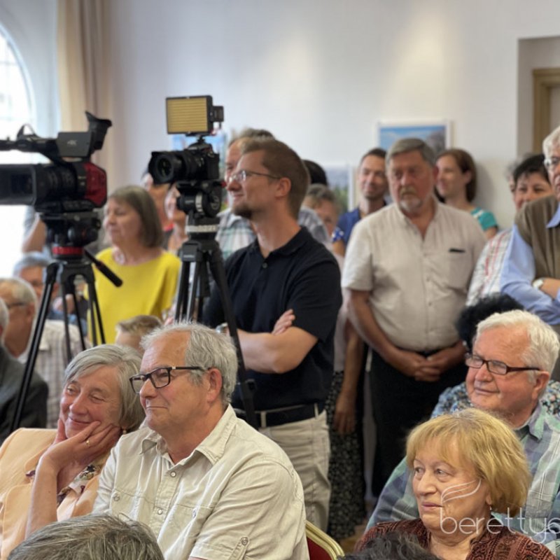 Tajak_es_emberek_kiallitasmegnyito17