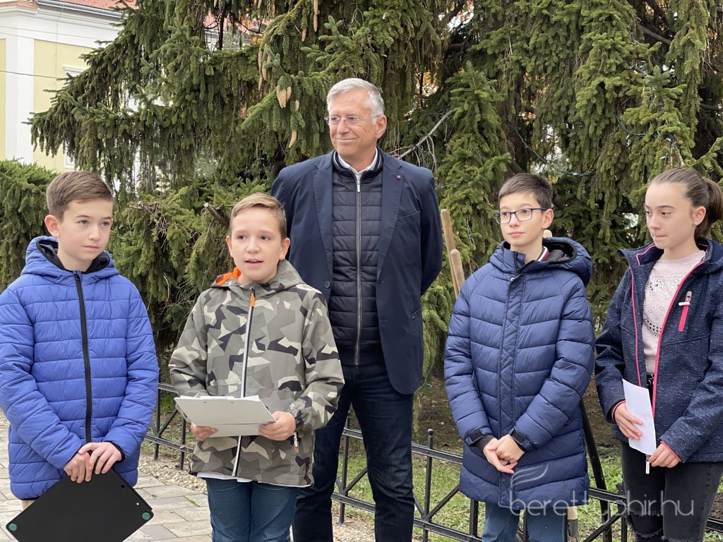 kicsinagykovet_fajat_ultettunk_02