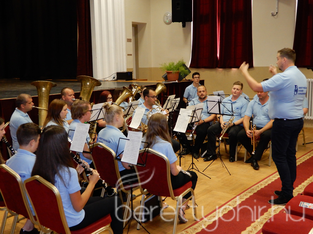 Köszönjük Berettyóújfalu 32