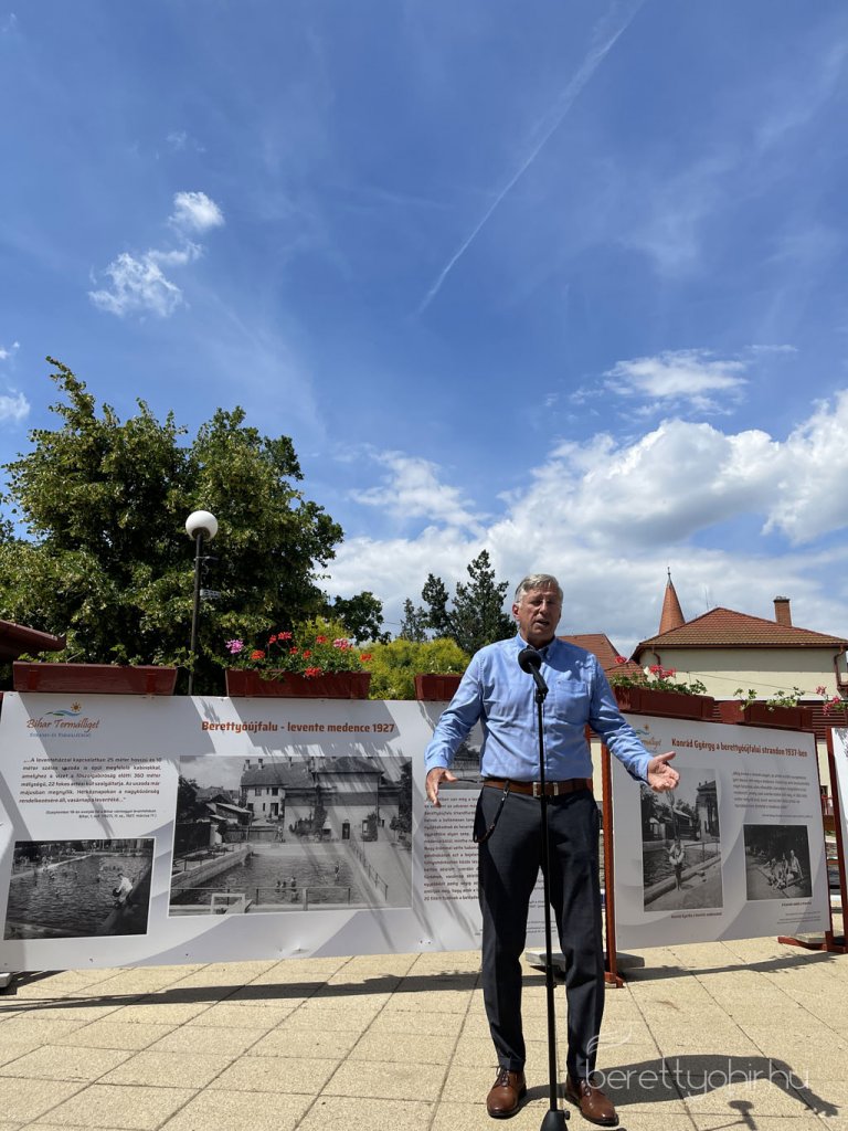 95_eves_a_levente_medence06