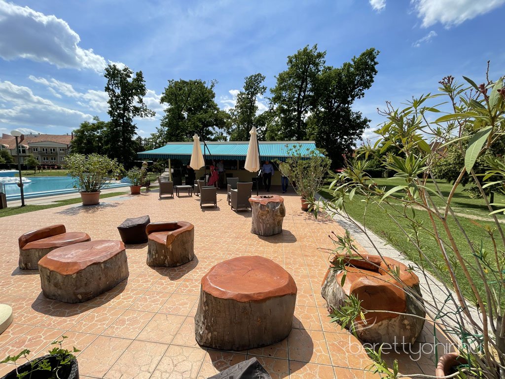 95_eves_a_levente_medence12