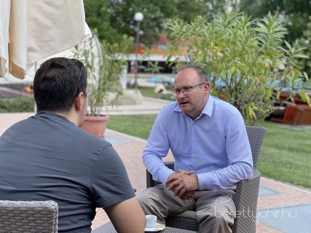 95_eves_a_levente_medence13