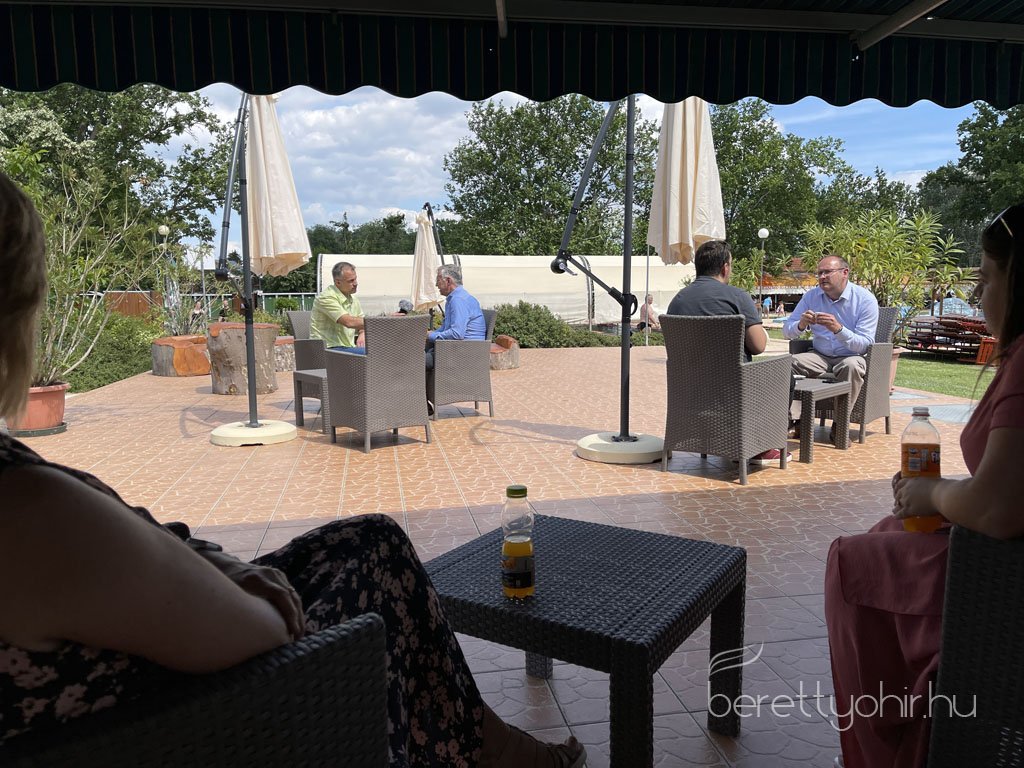 95_eves_a_levente_medence15