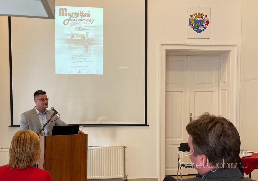 A_margittai_fazekassag_vandorkiallitas9