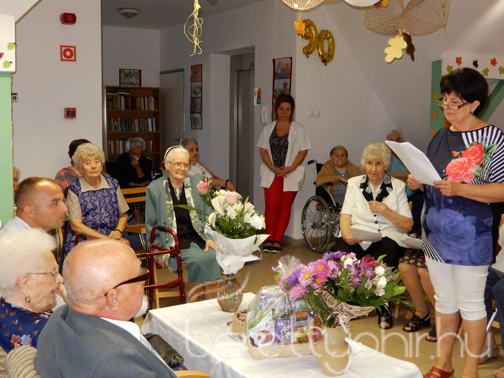 Marika néni 90 éves 26