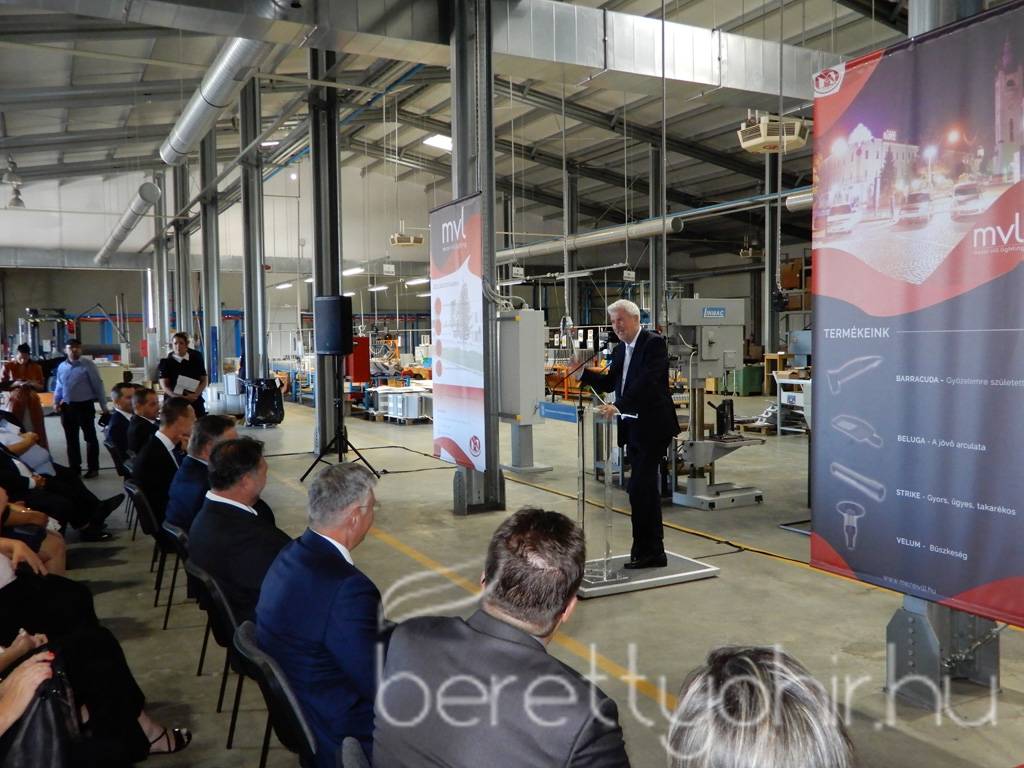 Szijjártó Péter látogatása a Mezei Vill nél 24