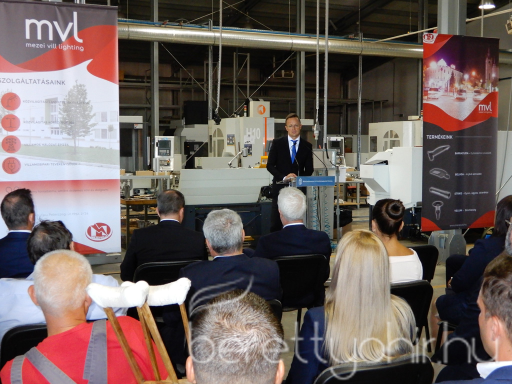 Szijjártó Péter látogatása a Mezei Vill nél 33