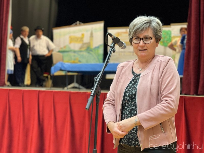 Piros_hid_pajtaszinhazi_eloadas_23