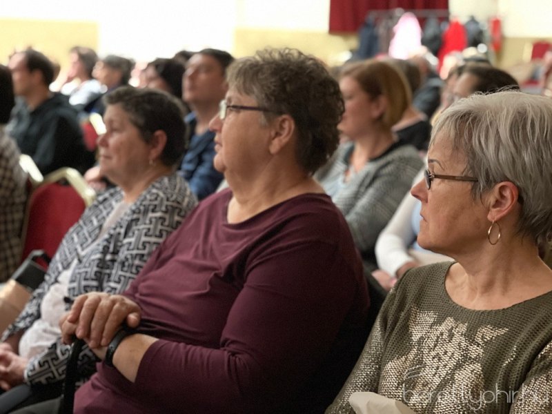 Piros_hid_pajtaszinhazi_eloadas_25