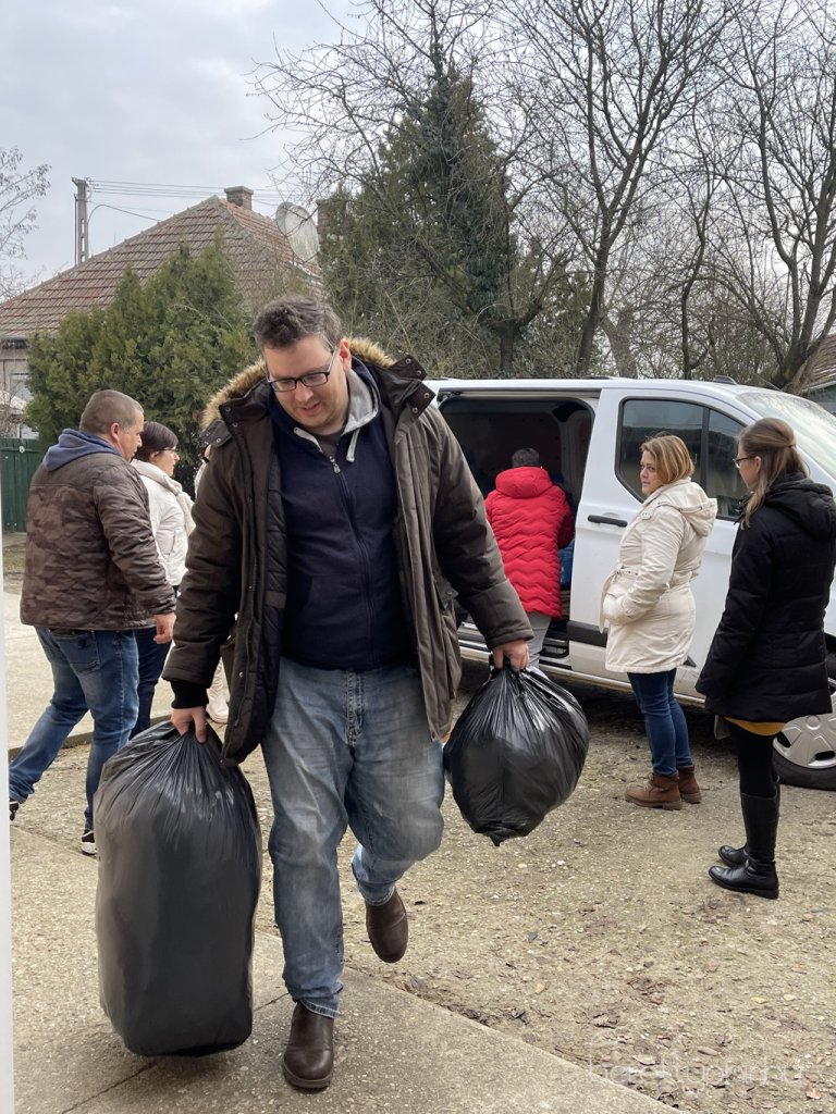 Ruhaadomany_az_EFI-tol02