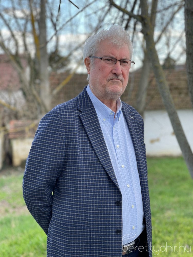 atadtak-a-tama-buszmegallokat_12