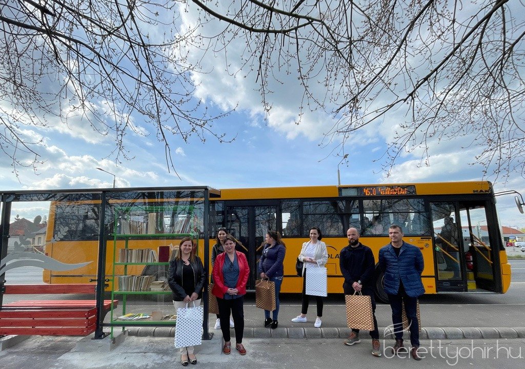 atadtak-a-tama-buszmegallokat_17
