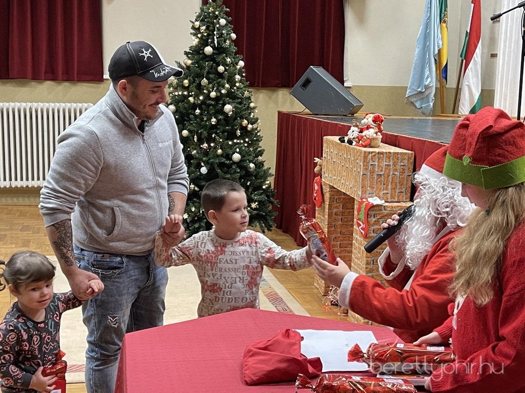 Megerkezett_a_tama_mikulas37
