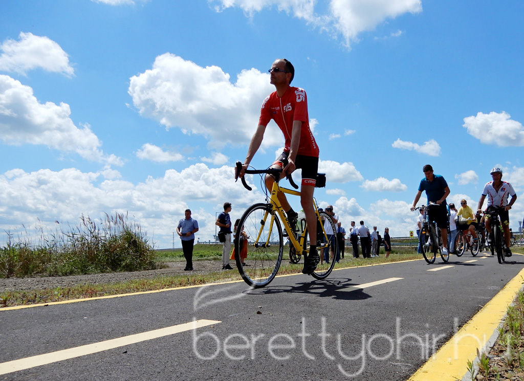 Átadták a Berettyóújfalu Tépe kerékpárutat 13