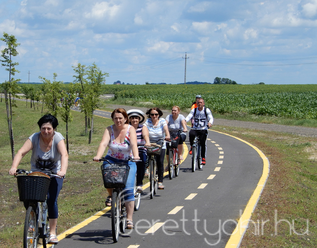 Átadták a Berettyóújfalu Tépe kerékpárutat 23