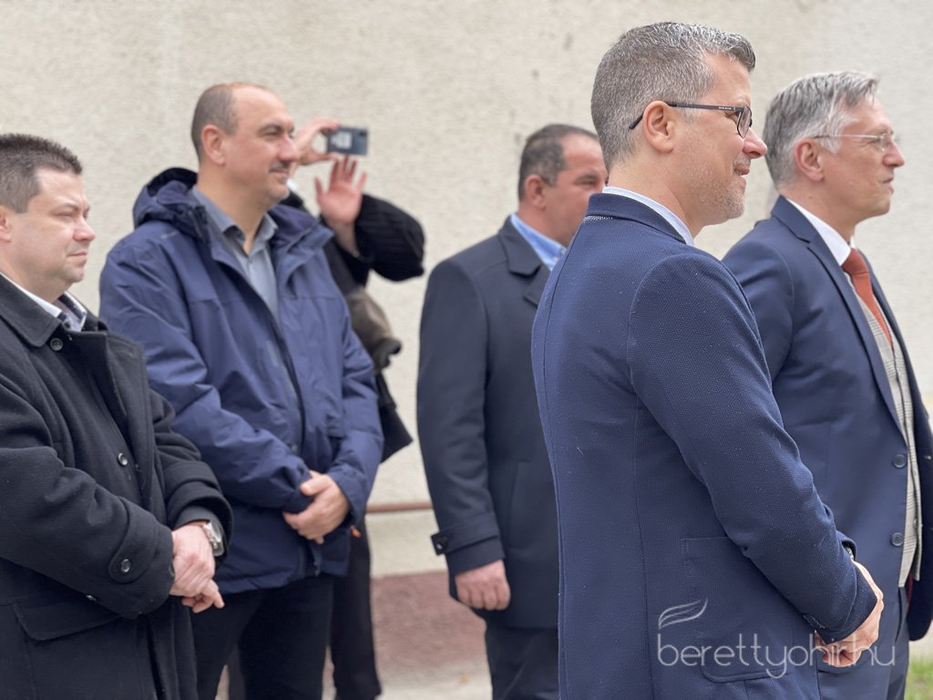 Atadtak_a_vallalkozok_hazat_09