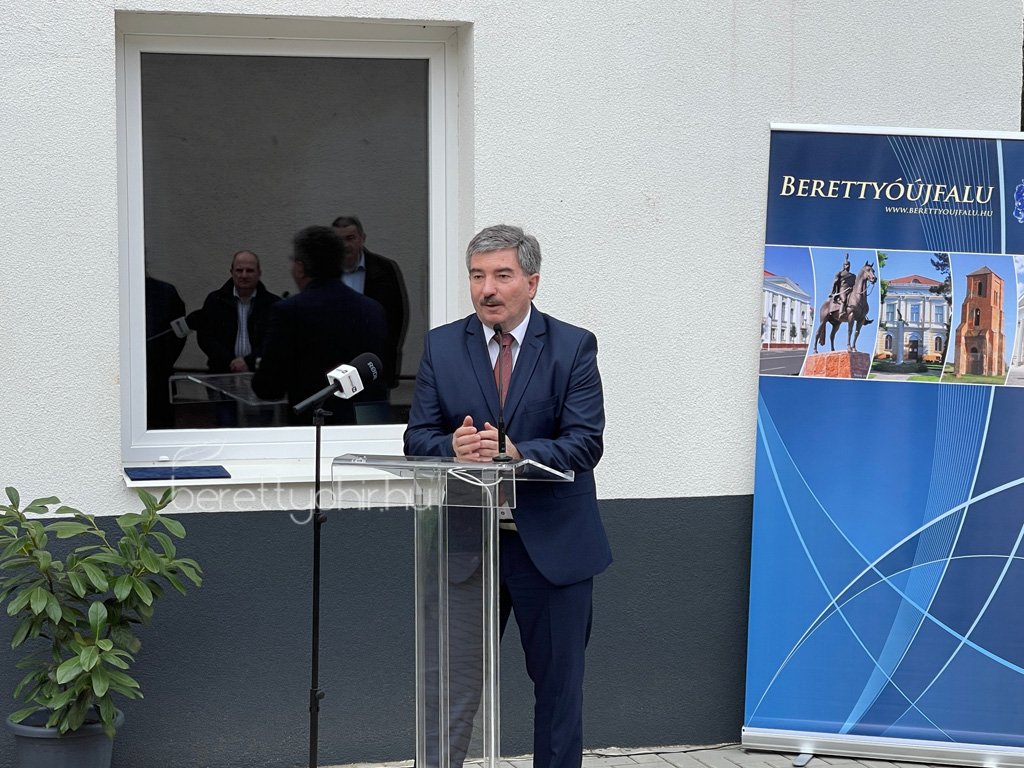 Atadtak_a_vallalkozok_hazat_17