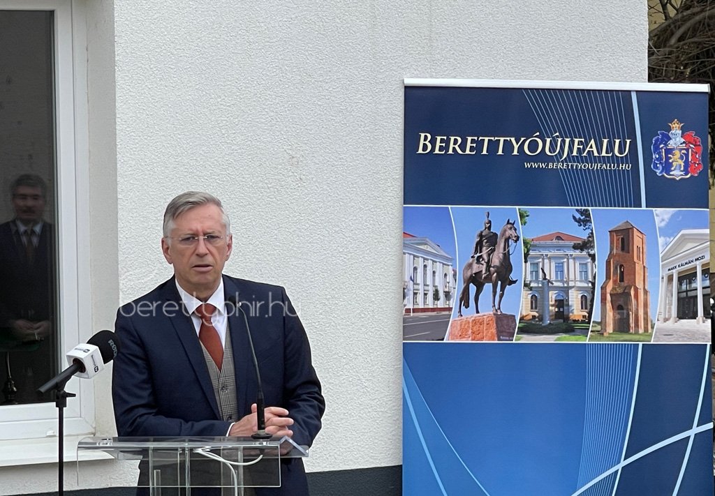 Atadtak_a_vallalkozok_hazat_21