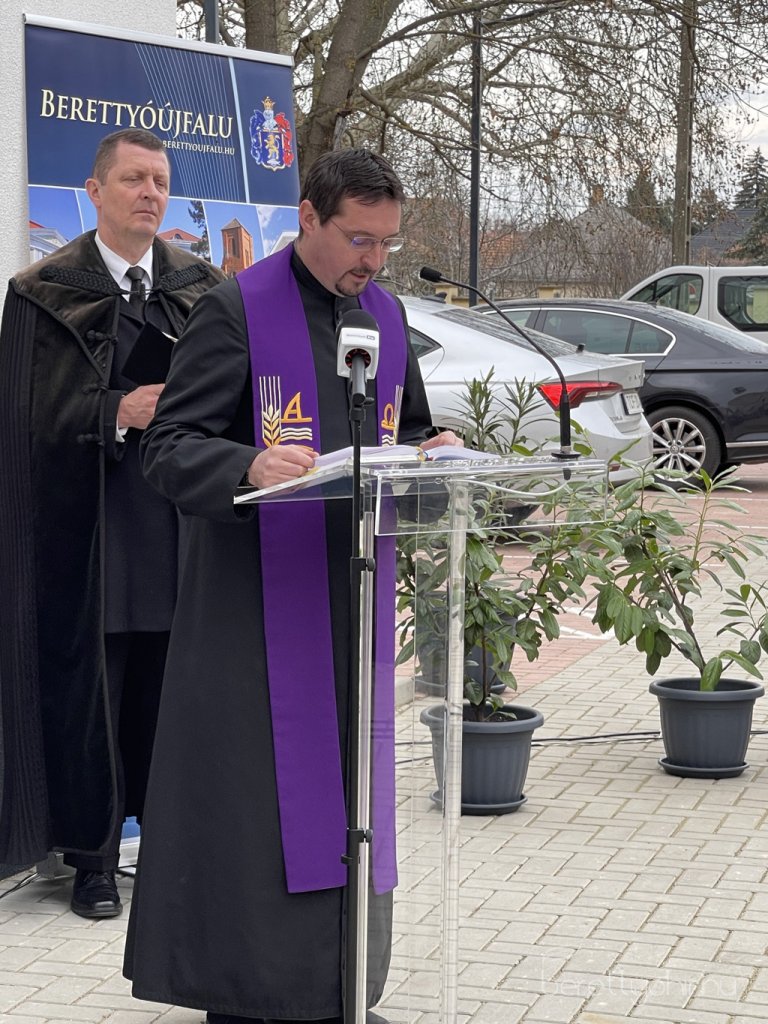 Atadtak_a_vallalkozok_hazat_29