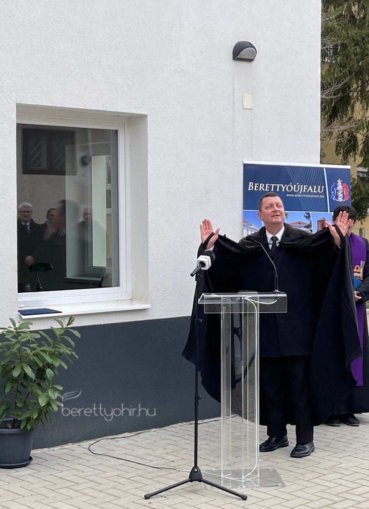 Atadtak_a_vallalkozok_hazat_32