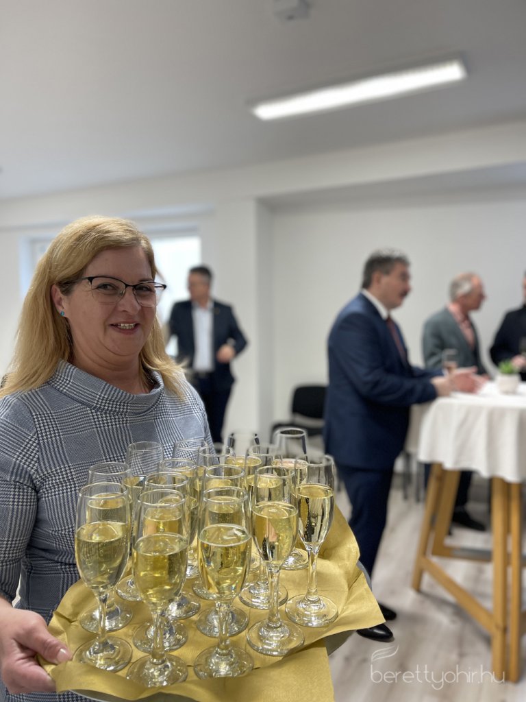 Atadtak_a_vallalkozok_hazat_35