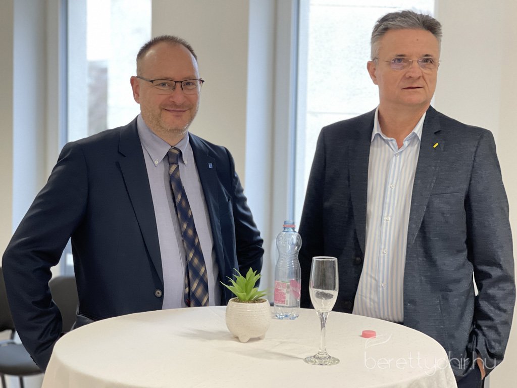 Atadtak_a_vallalkozok_hazat_37