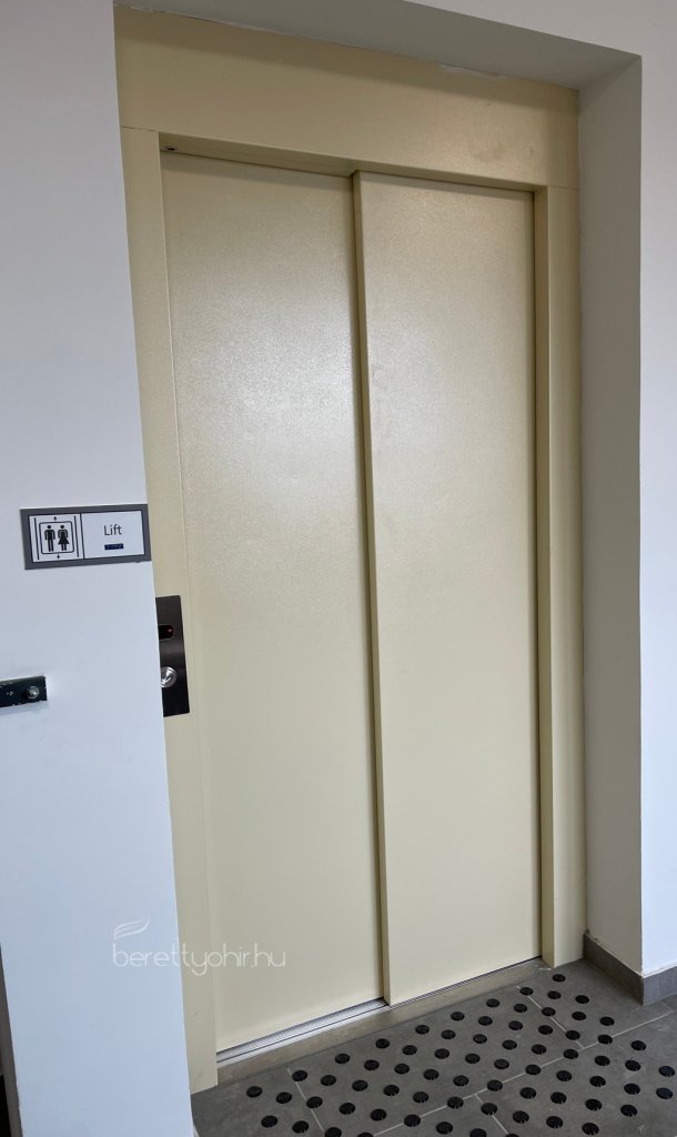 Atadtak_a_vallalkozok_hazat_47