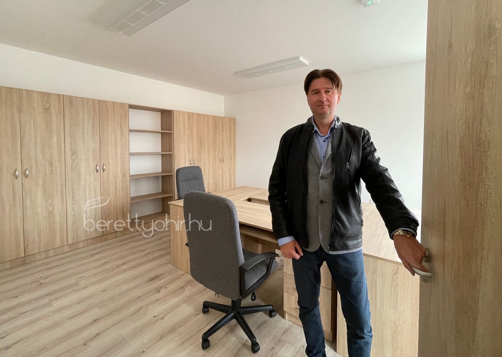 Atadtak_a_vallalkozok_hazat_50