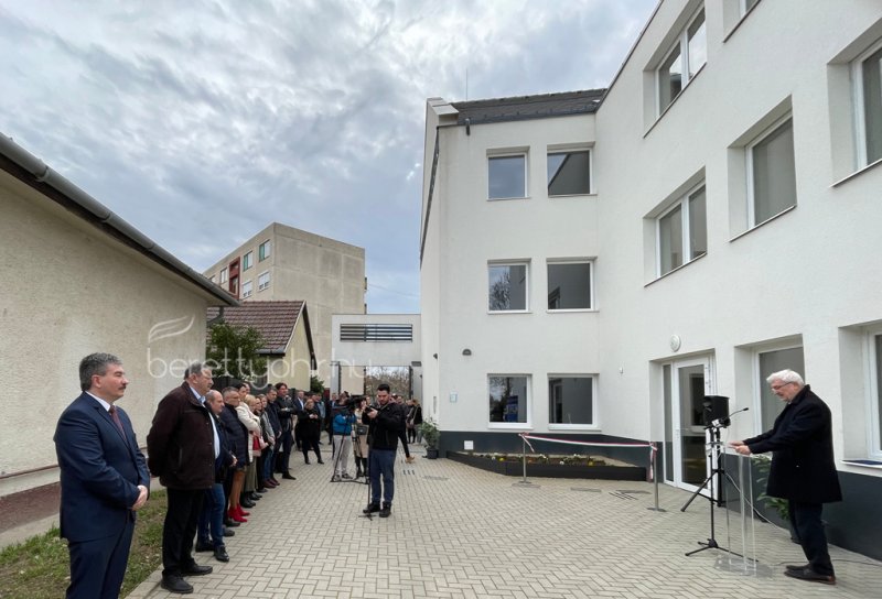 Atadtak_a_vallalkozok_hazat_11