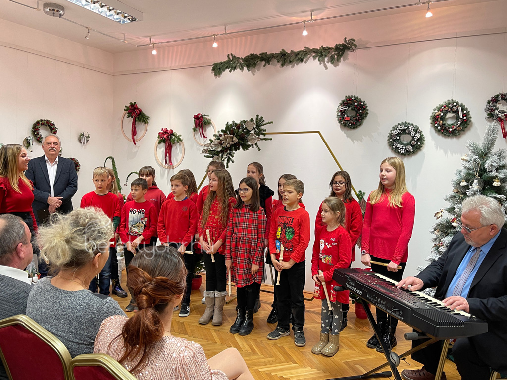 varazslatos unnep kiallitamegnyito 04