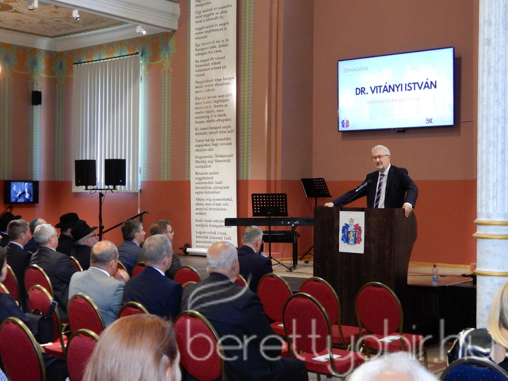 Átadták a felújított zsinagógát 17