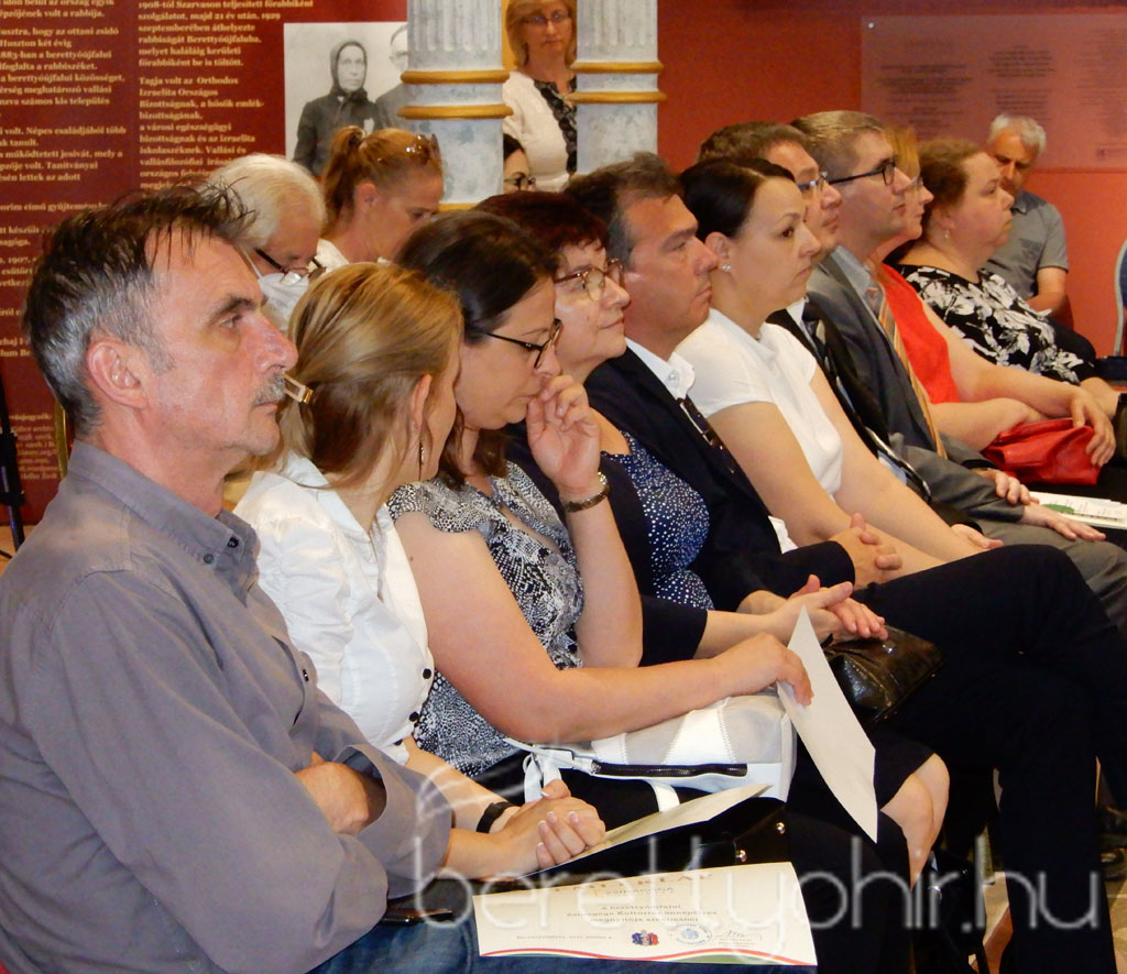 Átadták a felújított zsinagógát 19